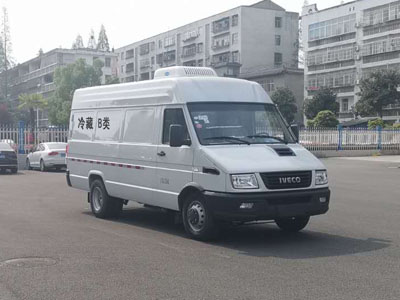 程力威牌CLW5040XLCNJ5型冷藏車(chē)