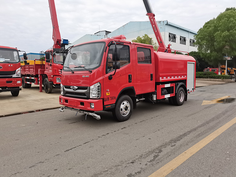 福田小卡3雙排消防噴灑車